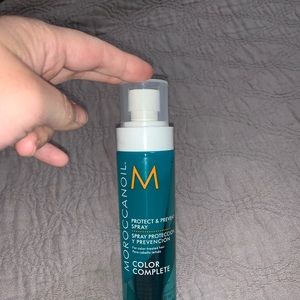 Moroccanoil color complete spray